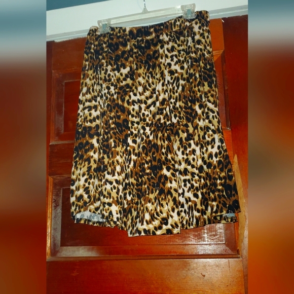 LuLaRoe Dresses & Skirts - Lularoe cheetah print skirt